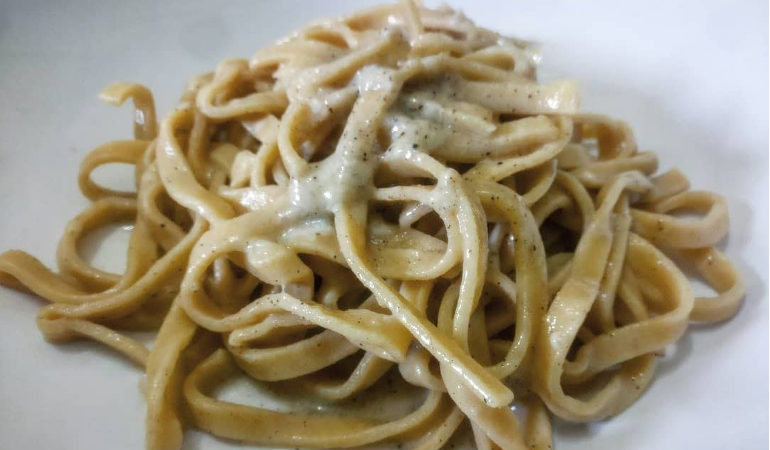 Fettuccine integrali cacio e pepe