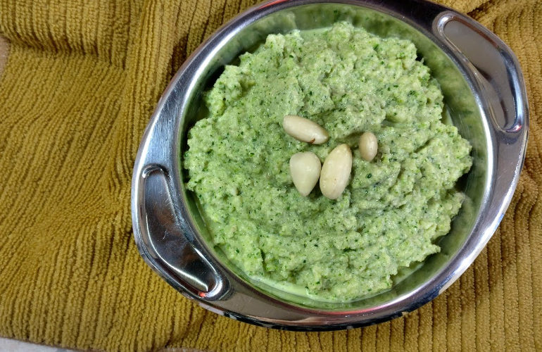 Pesto di zucchine e mandorle