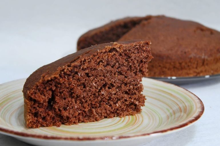 Torta all'acqua cacao e cocco