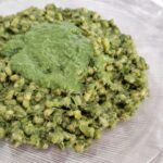 Orzotto con crema di spinaci e piselli
