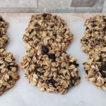 Schiacciatine vegan senza zucchero con fiocchi d'avena e banane