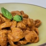 Orecchiette con pesto di mandorle e pomodori secchi